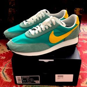 Nike daybreak Neptune green sneaker